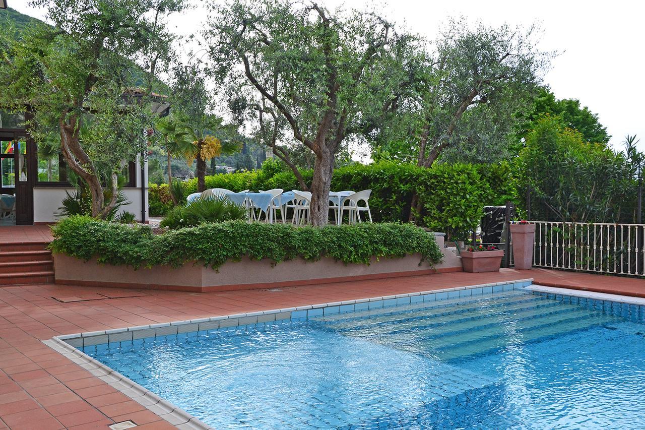 סאלו Blu Garda Hotel מראה חיצוני תמונה